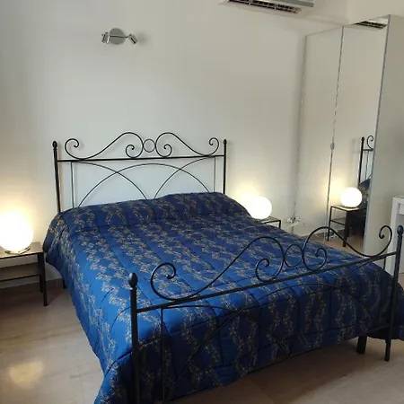 Italia House Appartement