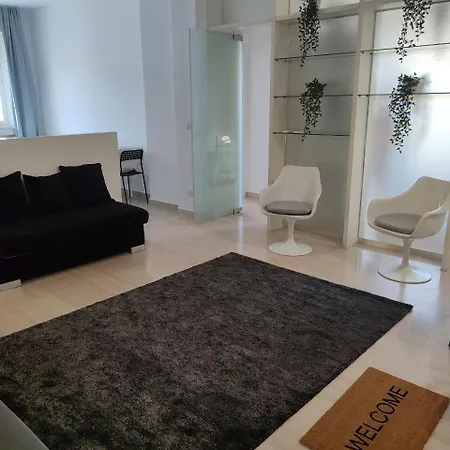 Italia House Appartement *